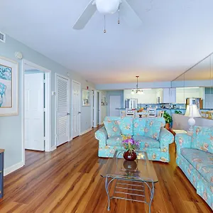 Pelican 1717 Apartment